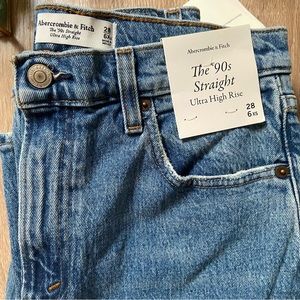 Abercrombie The 90’s Straight 6 XS New With Tags Jeans